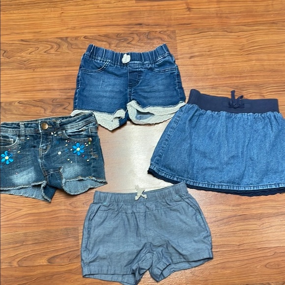 Girls bundle of shorts and skirt size 6/7 - Picture 1 of 10